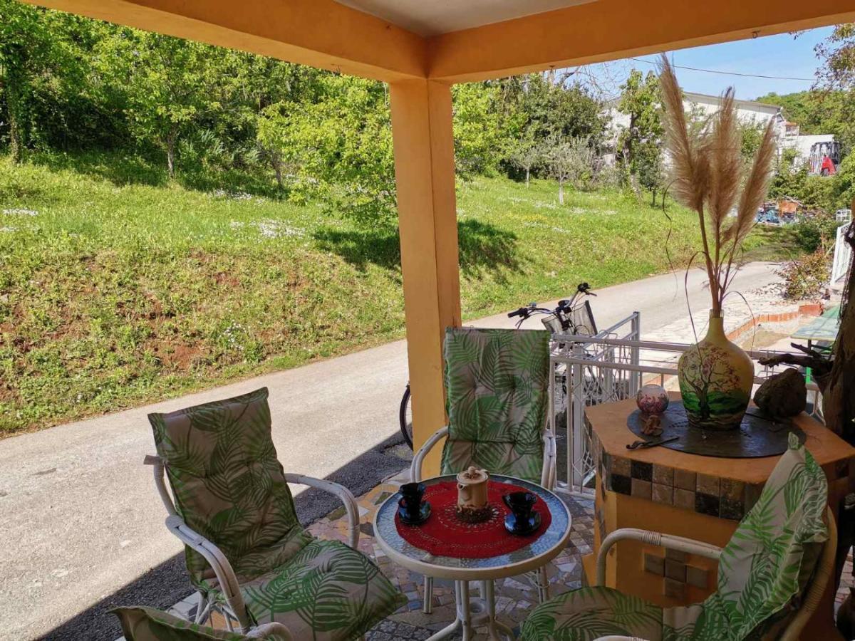 Apartman Sirena Pićan Eksteriør bilde