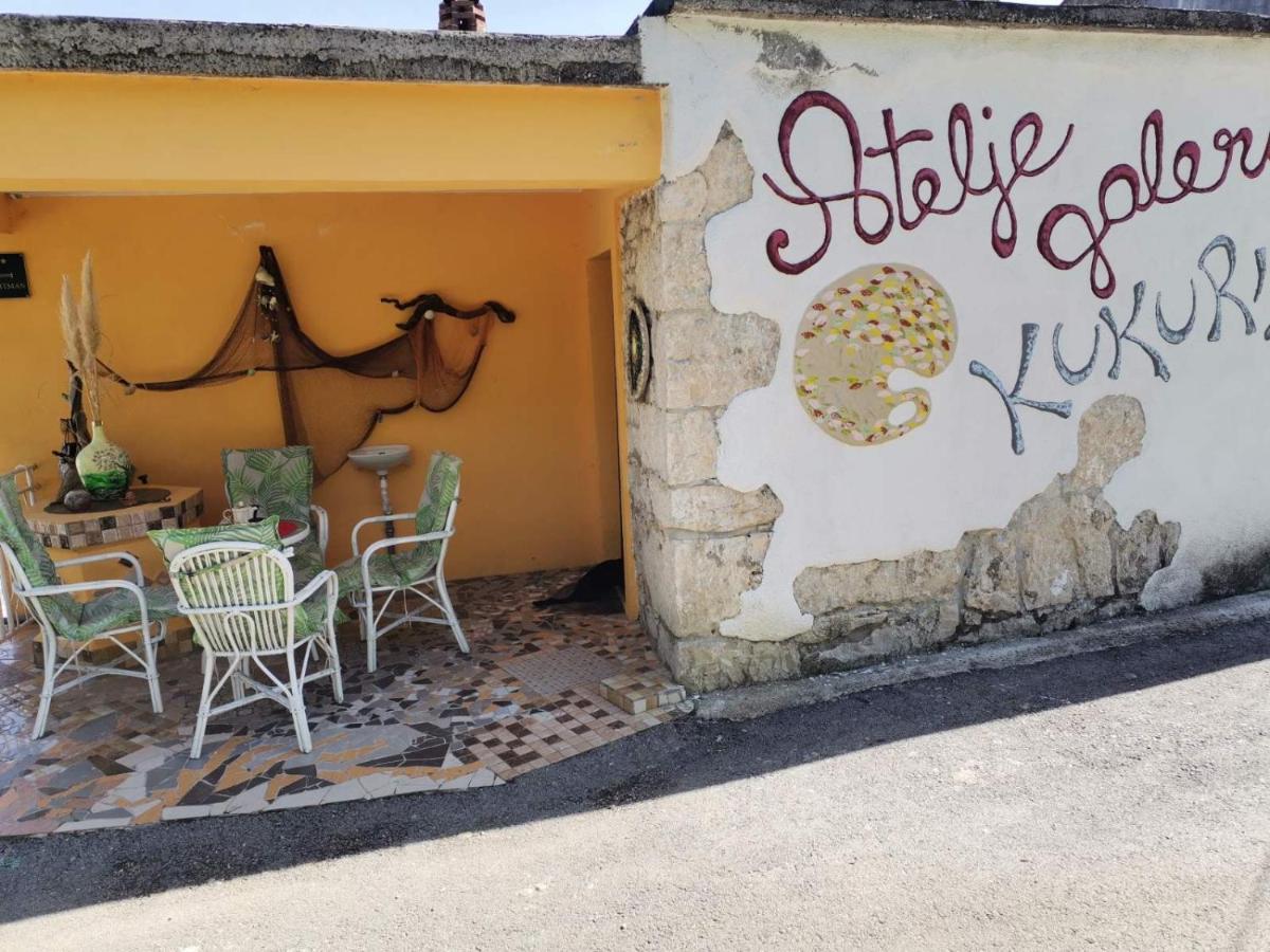 Apartman Sirena Pićan Eksteriør bilde