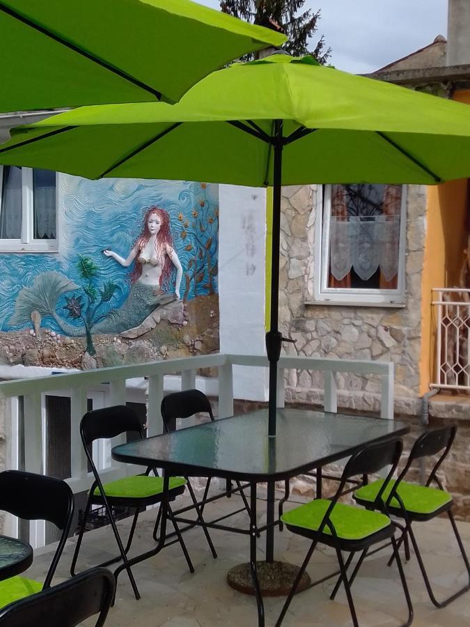 Apartman Sirena Pićan Eksteriør bilde